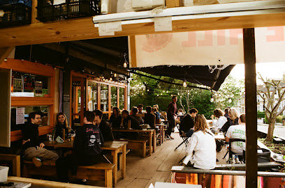 Dinner for One Hundred (D4100 TELE HILL) photo